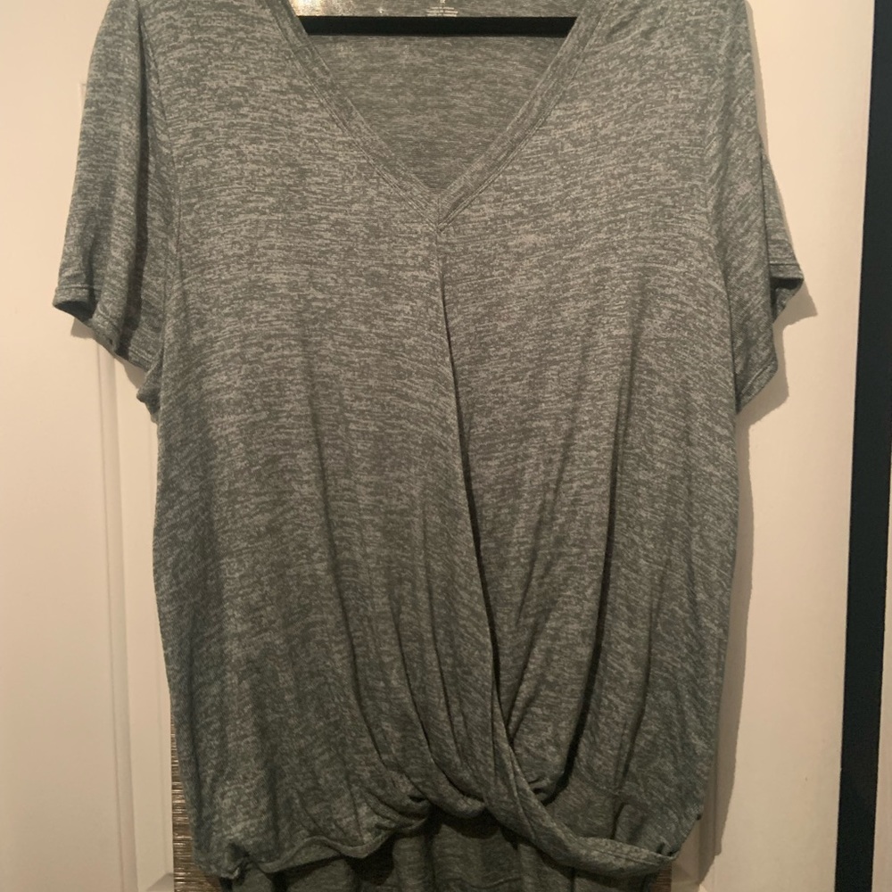 Calvin Klein Women’s Performance Tee Size 1X green